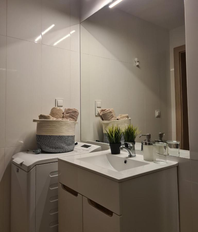 Mostowa 23 Hugo Apartment, Self Check-In 24H, Free Parking, Air-Conditioning Poznan Exterior foto